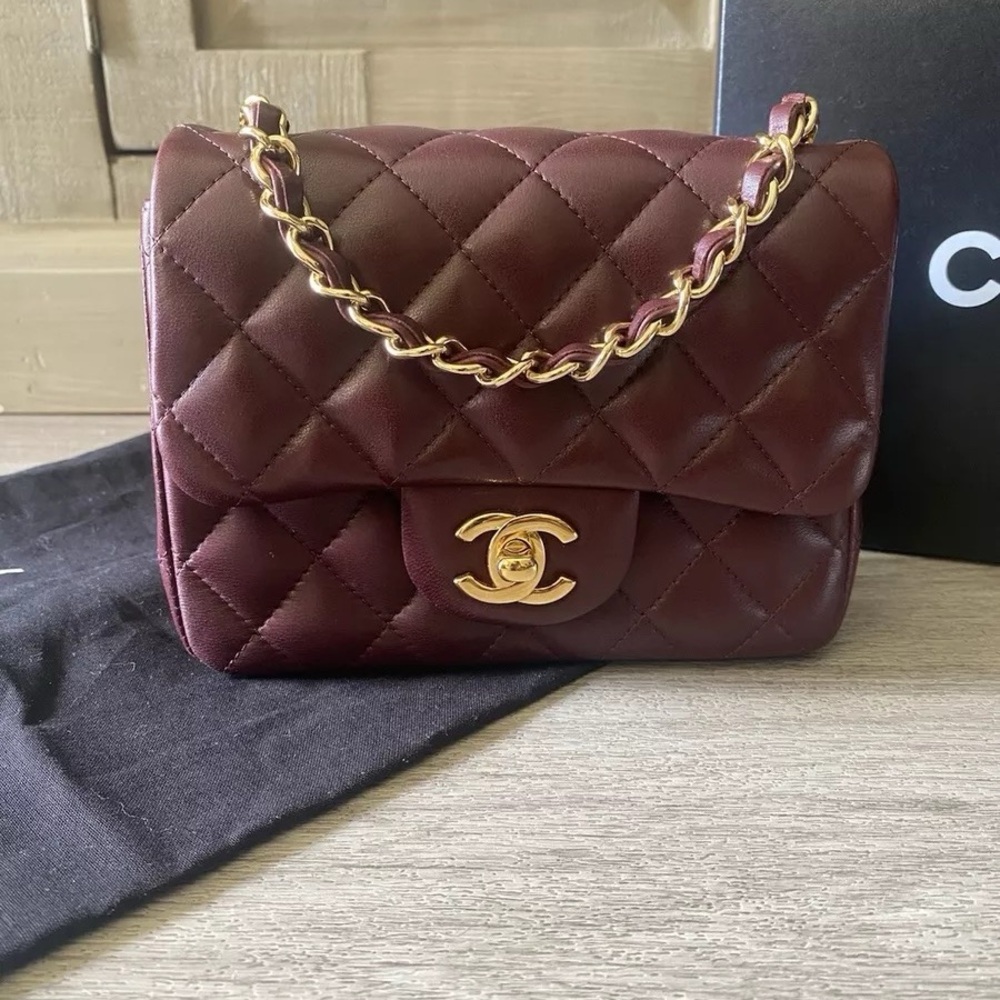 CHANEL Classic mini square flap
